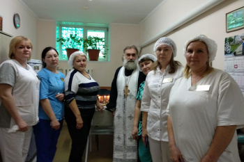 В Курганской областной больнице освятили стерилизационное отделение