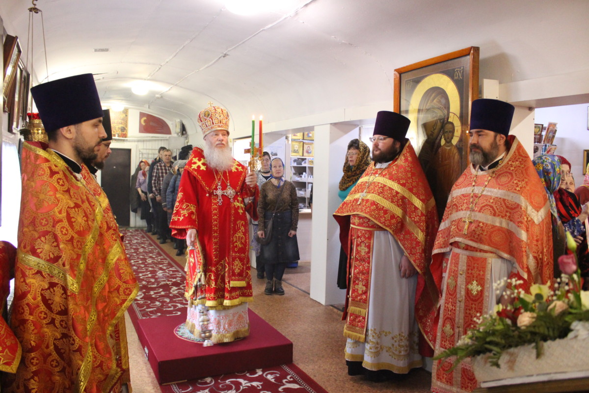 29 апреля, в понедельник Светлой седмицы, митрополит Курганский и Белозерский Иосиф посетил приход Покрова Пресвятой Богородицы в микрорайоне Заозерный г. Кургана