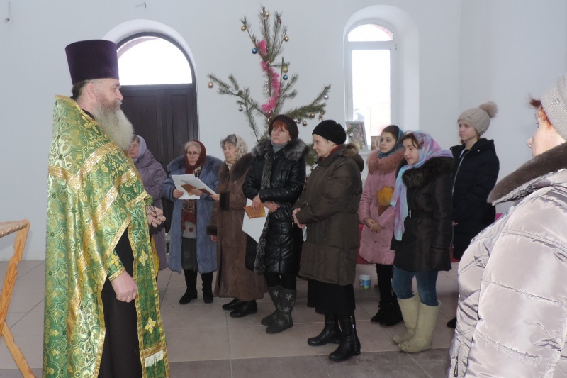 В строящемся храме во имя святого праведного Иоанна Кронштадтского села Межборное Притобольного района состоялся престольный праздник