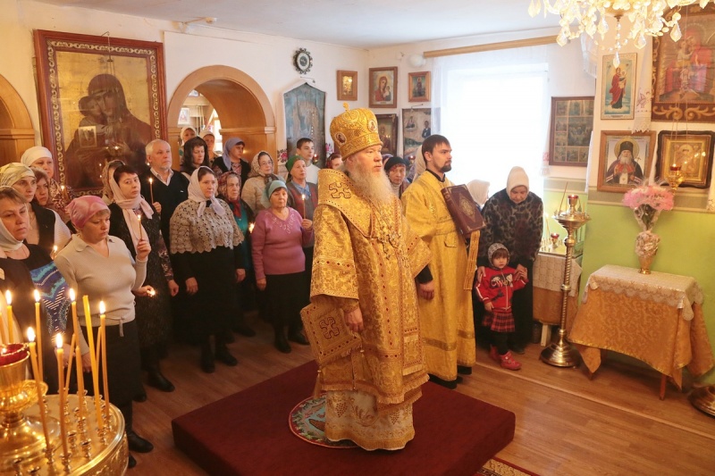 В Неделю 21-ю по Пятидесятнице, день памяти святых отцов VII Вселенского Собора, митрополит Иосиф посетил с архипастырским визитом райцентр Варгаши, где совершил Литургию в Успенском храме и ознакомился с ходом строительства нового храма