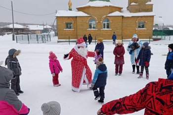 В приходах Курганской епархии продолжаются праздничные Рождественские мероприятия
