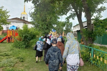 Школьники из курганской православной школы побывали в двух храмах Притобольного района