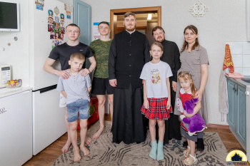 Директор фонда «Свете Тихий» диакон Даниил Булычев посетил семьи священников Курганской епархии