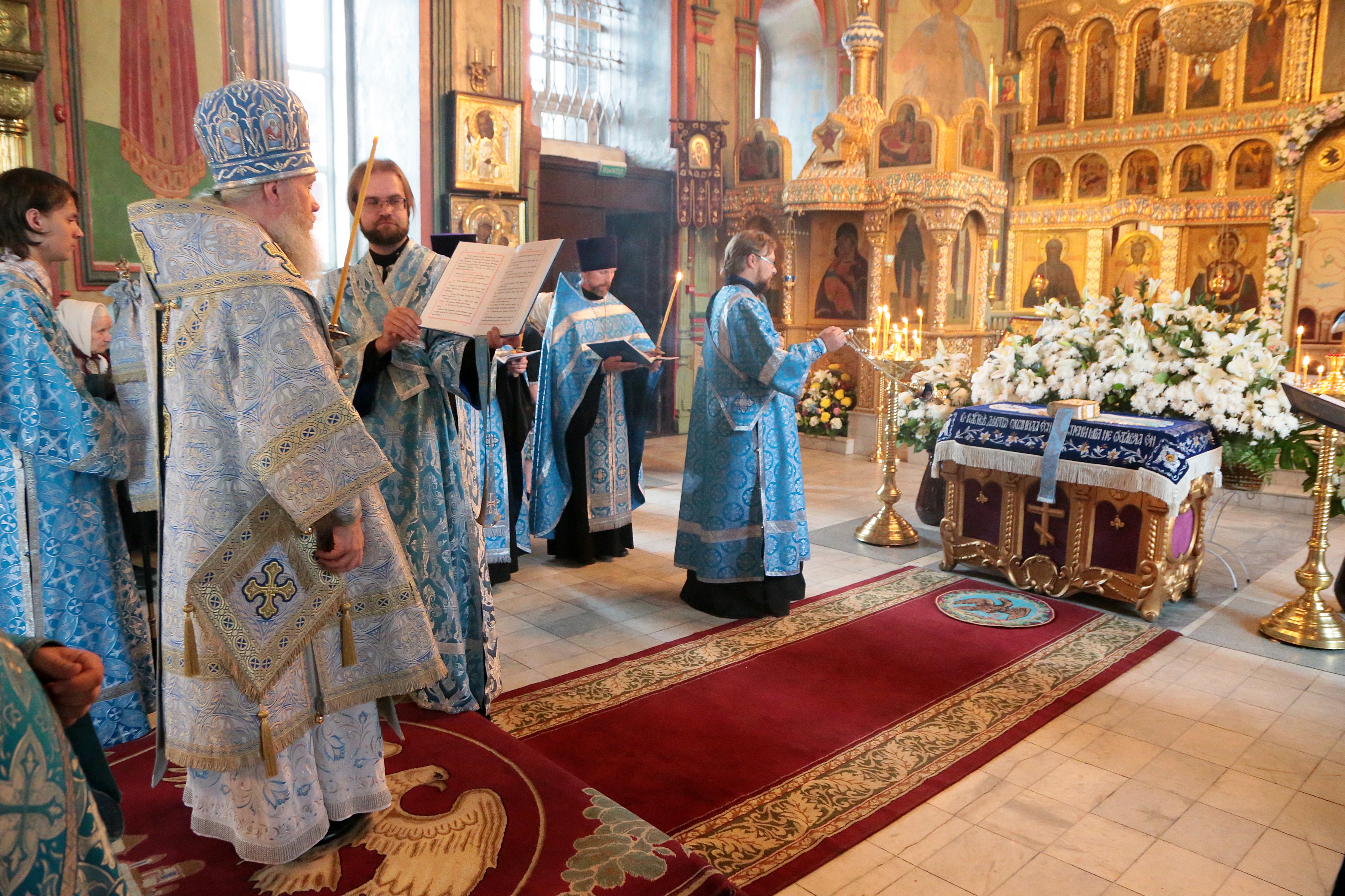 В Александро-Невском кафедральном соборе совершен чин Погребения Божией Матери