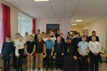 Макушинский священник провел в сельской школе урок нравственности