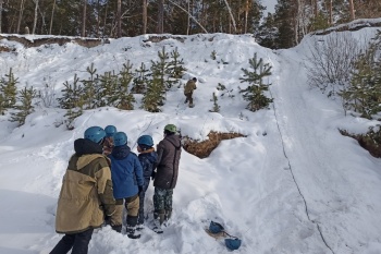 Воспитанники курганского клуба «Воин» совершили полевой выход в лес с ночёвкой в палатке