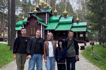 Курганские школьники посетили храмы и святыни Свердловской области