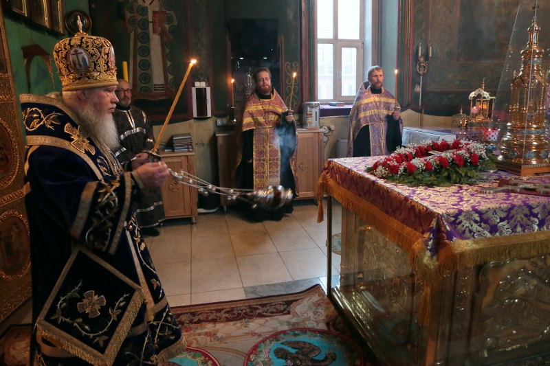 В канун третьей, Крестопоклонной Недели Великого поста, митрополит Курганский и Белозерский Иосиф возглавил служение всенощного бдения в Александро-Невском кафедральном соборе г. Кургана