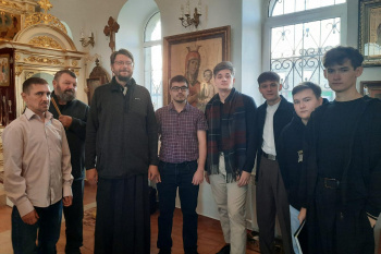 В Порт-Артурском храме Кургана прошла Литургия в древнерусском знаменном распеве