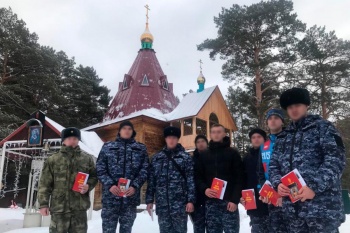 В курганском храме помолились о здравии военных, участвующих в специальной операции