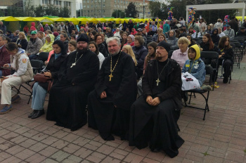 Курганские священники приняли участие в открытии «Александровской ярмарки»