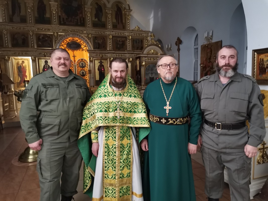 Прихожане Порт-Артурского храма встретили Новый год ночной Божественной Литургией