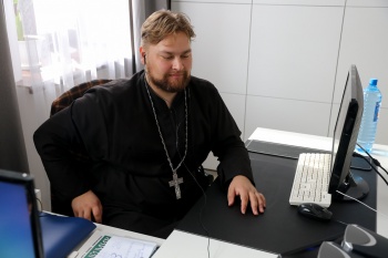 Курганский священник принял участие в онлайн-конференции руководителей миссионерских отделов