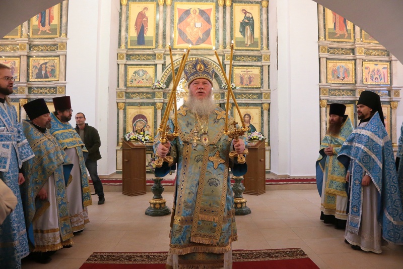 В день праздника Покрова Пресвятой Богородицы митрополит Курганский и Белозерский Иосиф посетил с архипастырским визитом райцентр село Частоозерье