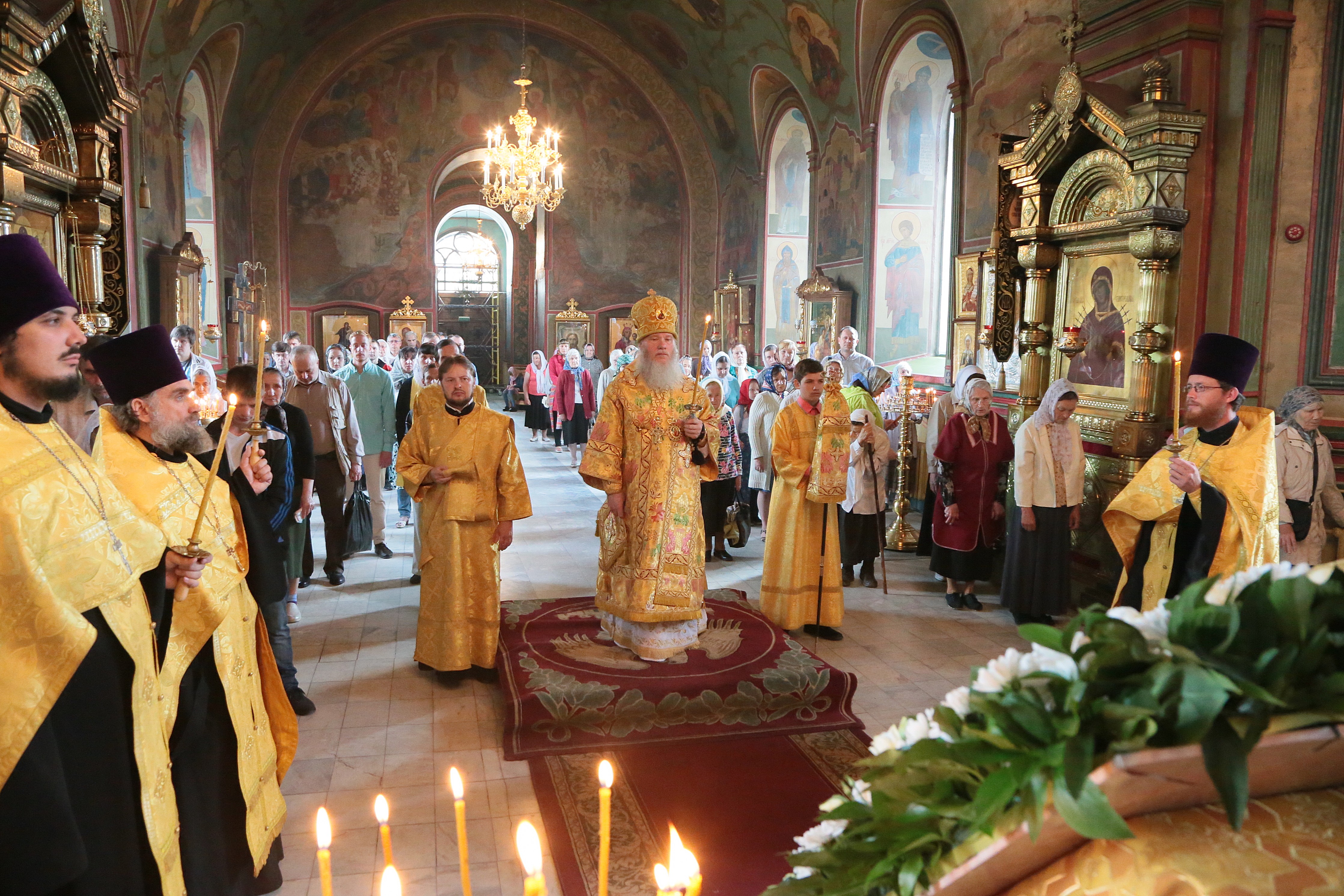 В Неделю 5-ю по Пятидесятнице и праздник Тихвинской иконы Божией Матери митрополит Иосиф совершил праздничные богослужения