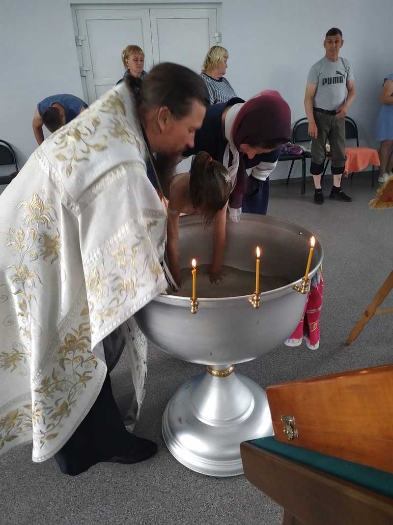 В храме села Шмаково Таинство Крещения приняли семь человек | 10.06.2024 |  Курган - БезФормата