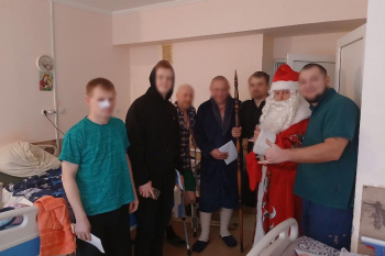 Курганский священник организовал помощь раненому бойцу-земляку