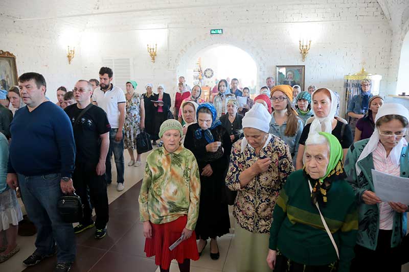 В Неделю 7-ю по Пятидесятнице митрополит Курганский и Белозерский Иосиф совершил богослужения в кафедральных соборах Кургана