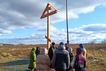 В день Казанской иконы Божией Матери в селе Суслово освящен поклонный крест