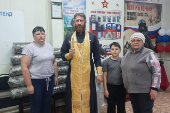 Жители села Плотниково изготовили маскировочные сети для бойцов СВО