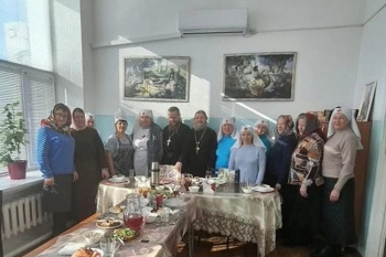 В курганском храме поздравили с юбилеем сестру милосердия