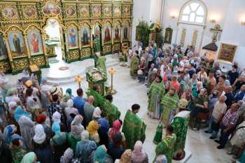 В Троицком  соборе Кургана в  день Святой Троицы прошла архиерейская служба