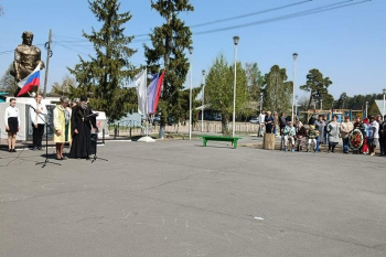 Настоятель храма в Старом Просвете принял участие в митинге в честь Дня Победы