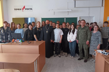 Зауральский священник поговорил о нравственности с учениками школы села Лопатки