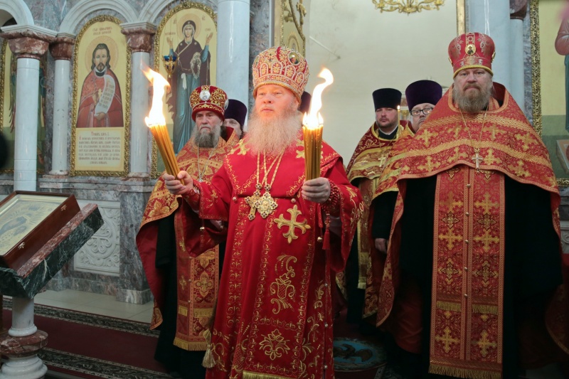 В праздник Пасхи Христовой в столице Зауралья прошел многолюдный Пасхальный общегородской крестный ход