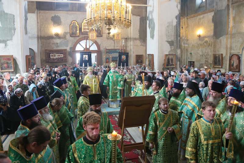 В день празднования обретения святых мощей преподобного Далмата Исетского митрополит Иосиф принял участие в торжествах в Успенском мужском Далматовском монастыре Шадринской и Далматовской епархии