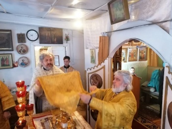 В день Святителя Николая в варгашинском храме совершена праздничная Литургия