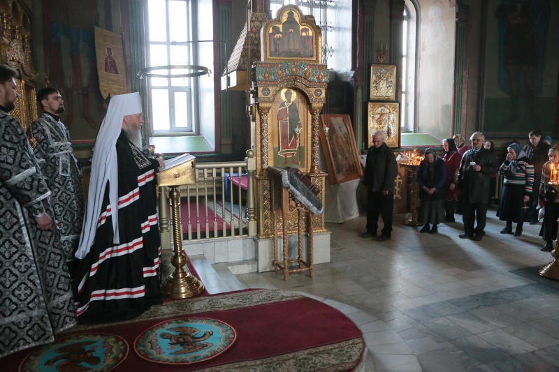 В канун четверга 5-й седмицы Великого поста митрополит Иосиф совершил утреню с чтением жития преподобной Марии Египетской и Великого покаянного канона преподобного Андрея Критского в Александро-Невском кафедральном соборе Кургана