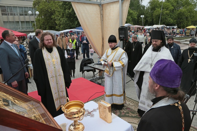 В Кургане открылась IV летняя Троицкая православная ярмарка в преддверии празднования Святой Троицы