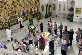 В Троицком соборе Кургана совершено первое великопостное Елеосвящение