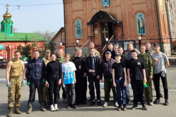 Курганские школьники помогли городскому храму