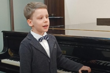 Пятилетний воспитанник курганской воскресной школы дарит всем «Пасхальную песенку»