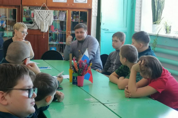 В Зауралье сельский священник говорил с шестиклассниками о девиантном поведении