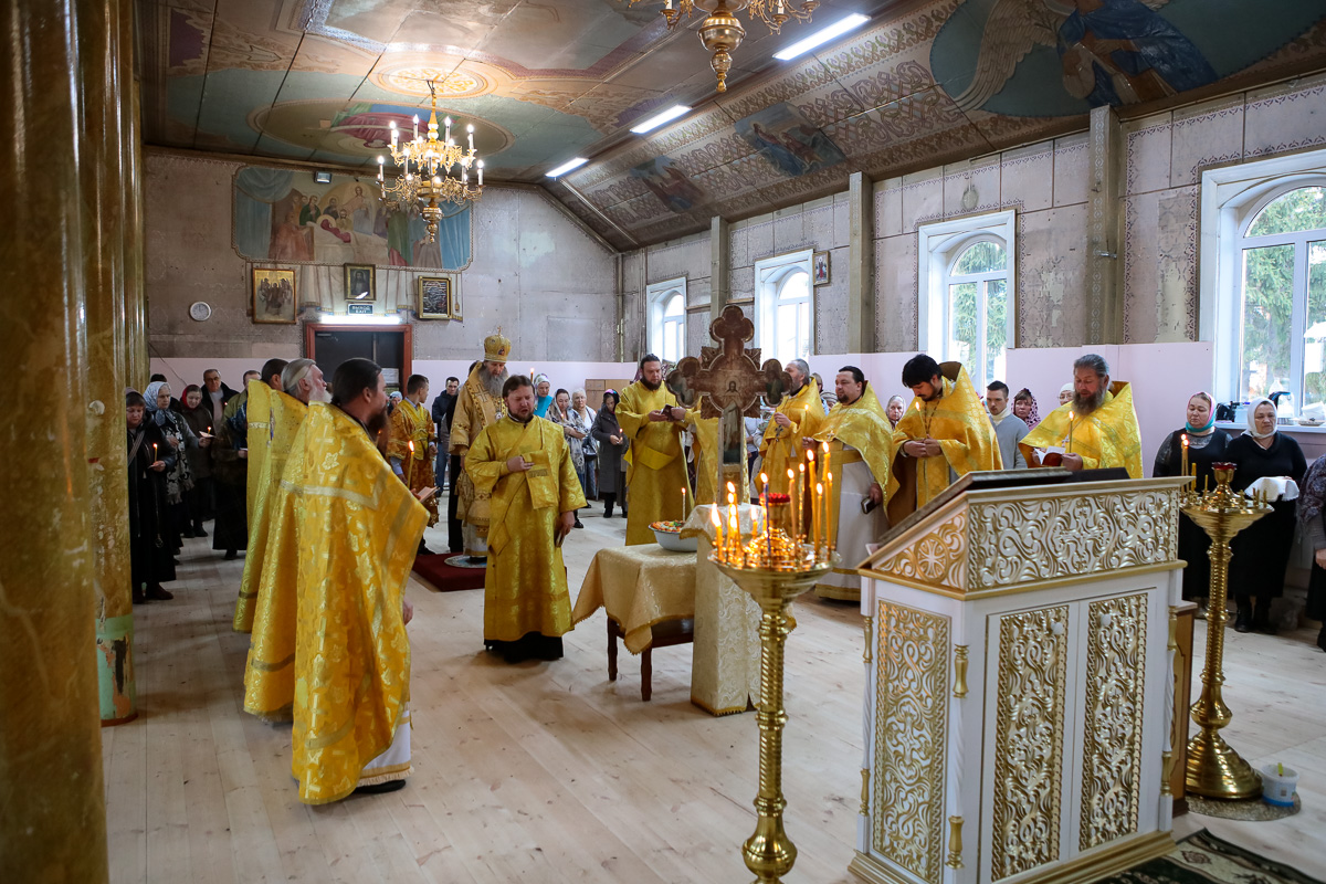 В храме посёлка Смолино почтили память курганских подвижников благочестия