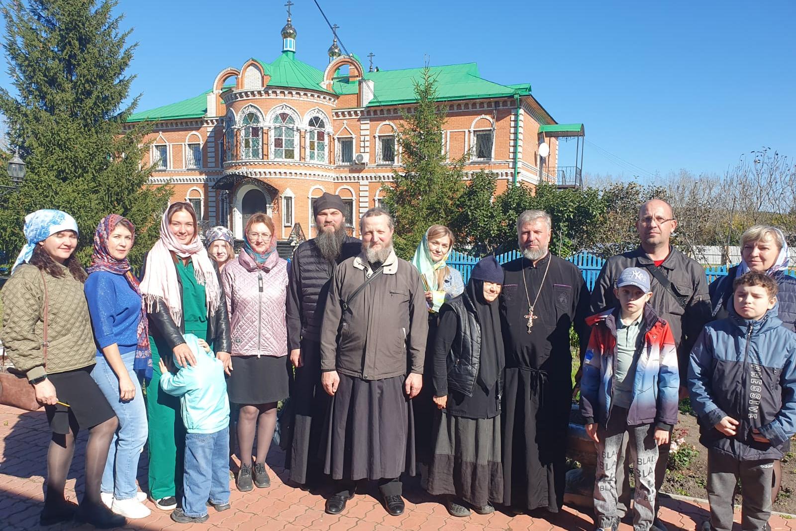 Курганский священник организовал для сотрудников УФСИН поездку в Чимеевский монастырь