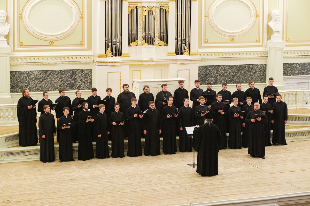 Хор Троице-Сергиевой Лавры и Московской духовной академии выступит в Кургане с благотворительным концертом