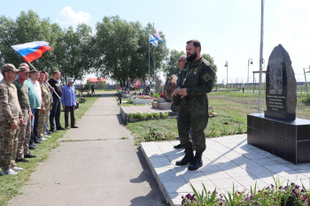 Ветеранов боевых действий из Лебяжье поздравил священник-участник СВО