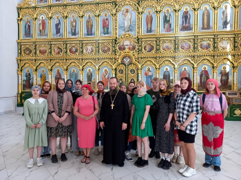 В Свято-Троицком соборе побывали студенты Курганского колледжа культуры