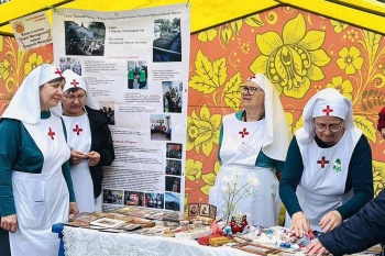 В Кургане сёстры милосердия помогают собирать средства на восстановление храма в Смолино