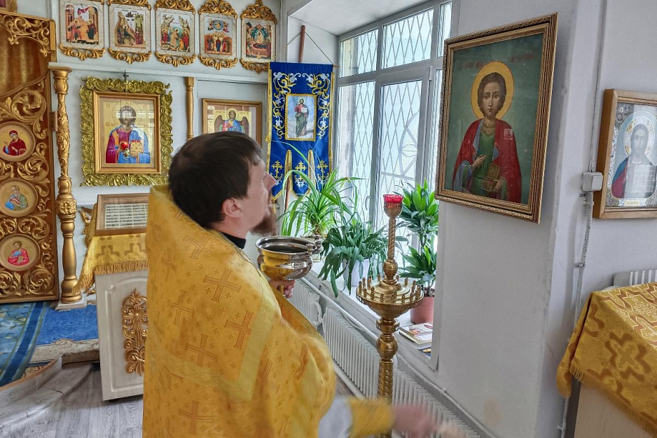 В Благовещенском храме города Кургана за счёт старины обновляется внутреннее убранство