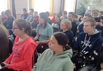 В Варгашинском образовательном центре обсудили проблемы сквернословия и компьютерной зависимости