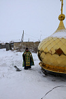 Величественный крест установили на храме села Половинное