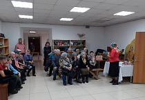 В Богоявленском соборе Кургана живописец Сергей Осипов провел экскурсию для представителей «Всероссийского общества глухих»