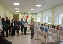 Зауральское село посетил священник и выставка православной литературы