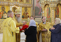 Память святителя Агафангела почтили в курганском кафедральном соборе