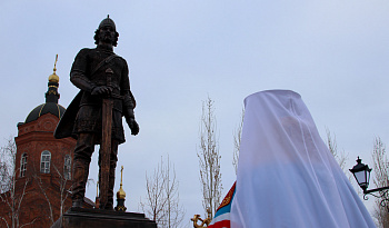 Молебен и освящение памятнику святому Александру Невскому